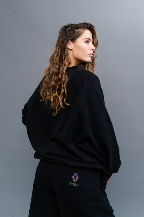 Black sweatshirt